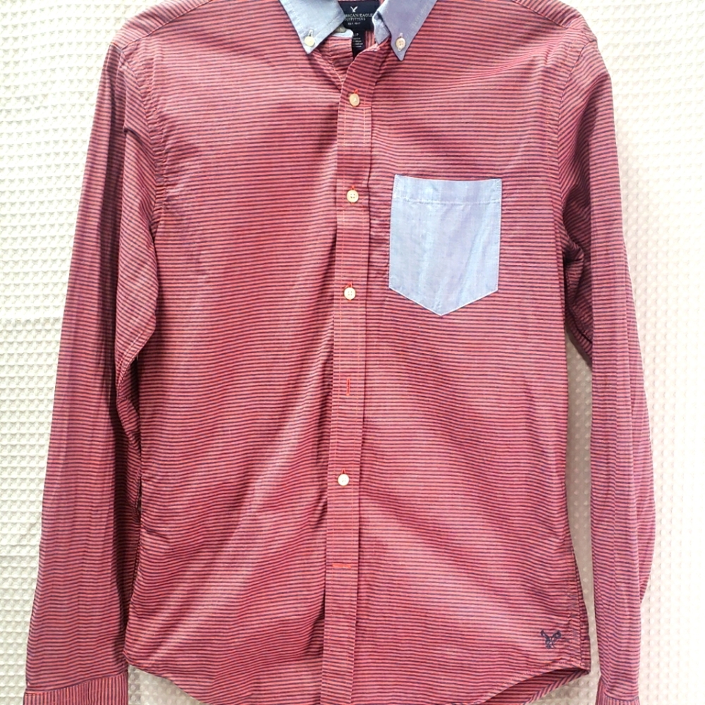 Men's American Eagle small button down shirt